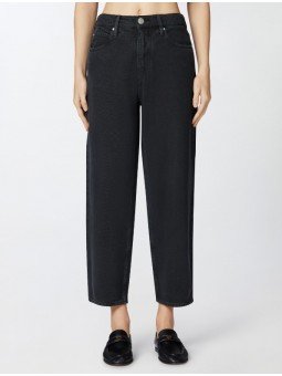 103857 A2H6 ESTELLE...